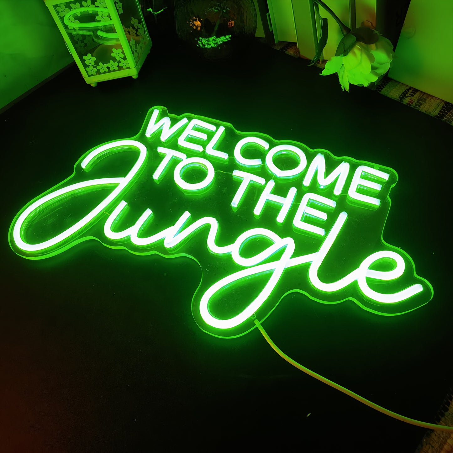 Neon LED “Welcome to the Jungle” – Letreiro Luminoso Verde USB